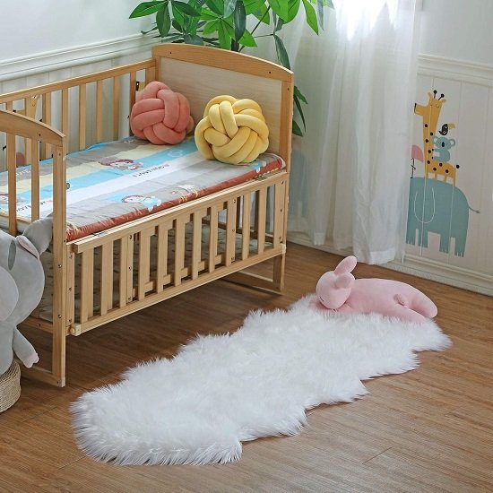 Faux Sheep Fur Rug, Soft Fluffy Furry Area Rug Super Soft 2 x 5.3 Feet, White