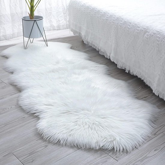 Faux Sheep Fur Rug, Soft Fluffy Furry Area Rug Super Soft 2 x 5.3 Feet, White